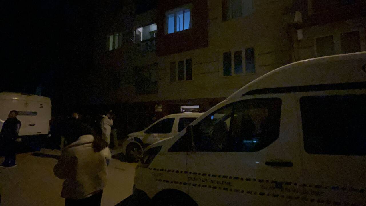 Eskişehir'de yalnız yaşayan 32 yaşındaki adam, dairesinden gelen kötü kokular