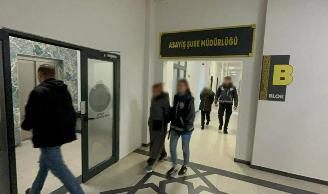 Kocaeli'nin Gebze ilçesinde bir evden 70 bin lira değerinde ziynet
