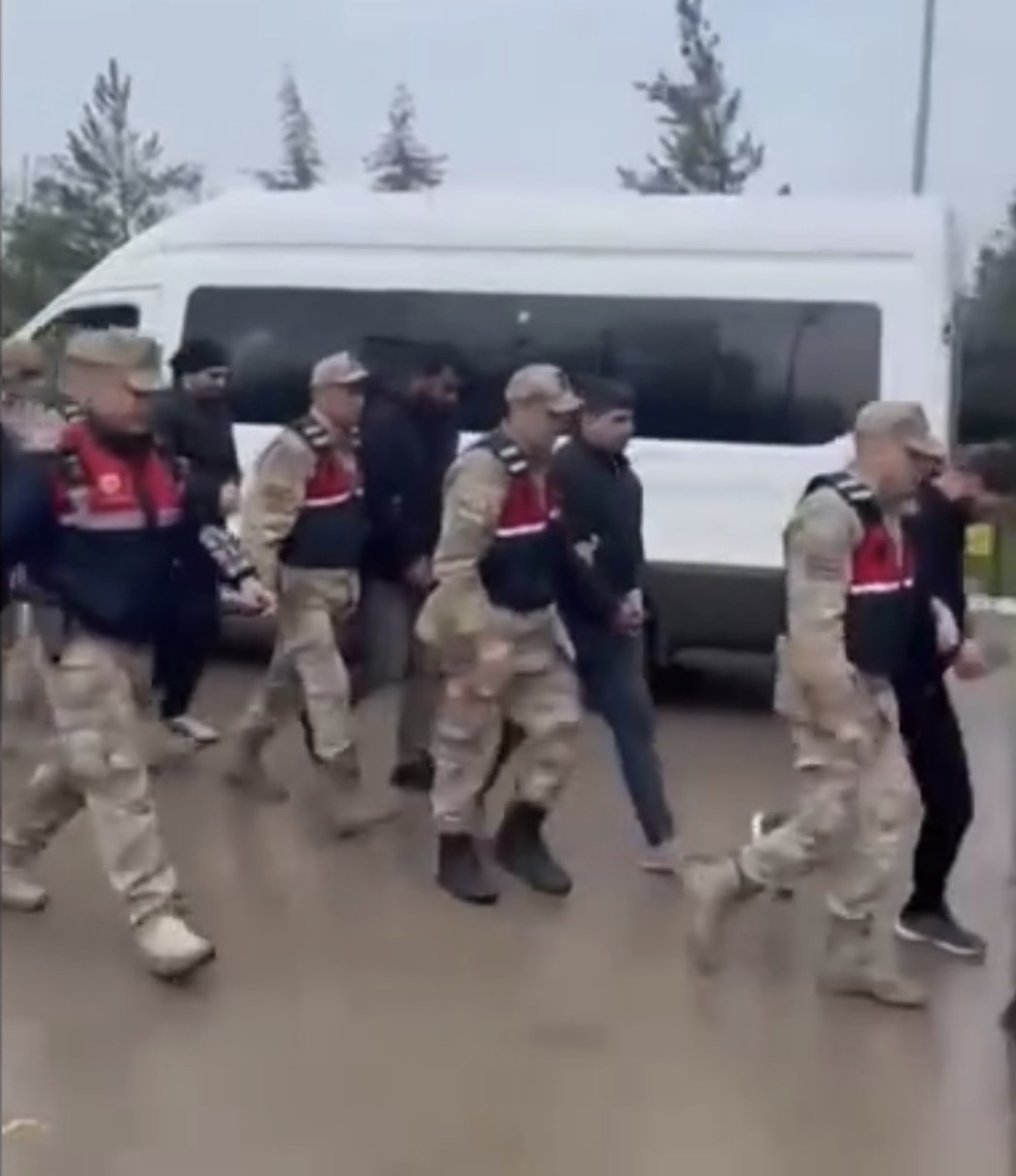  Şanlıurfa’nın Siverek ilçesinde sahte "askerliğe elverişli değildir" raporu düzenledikleri tespit