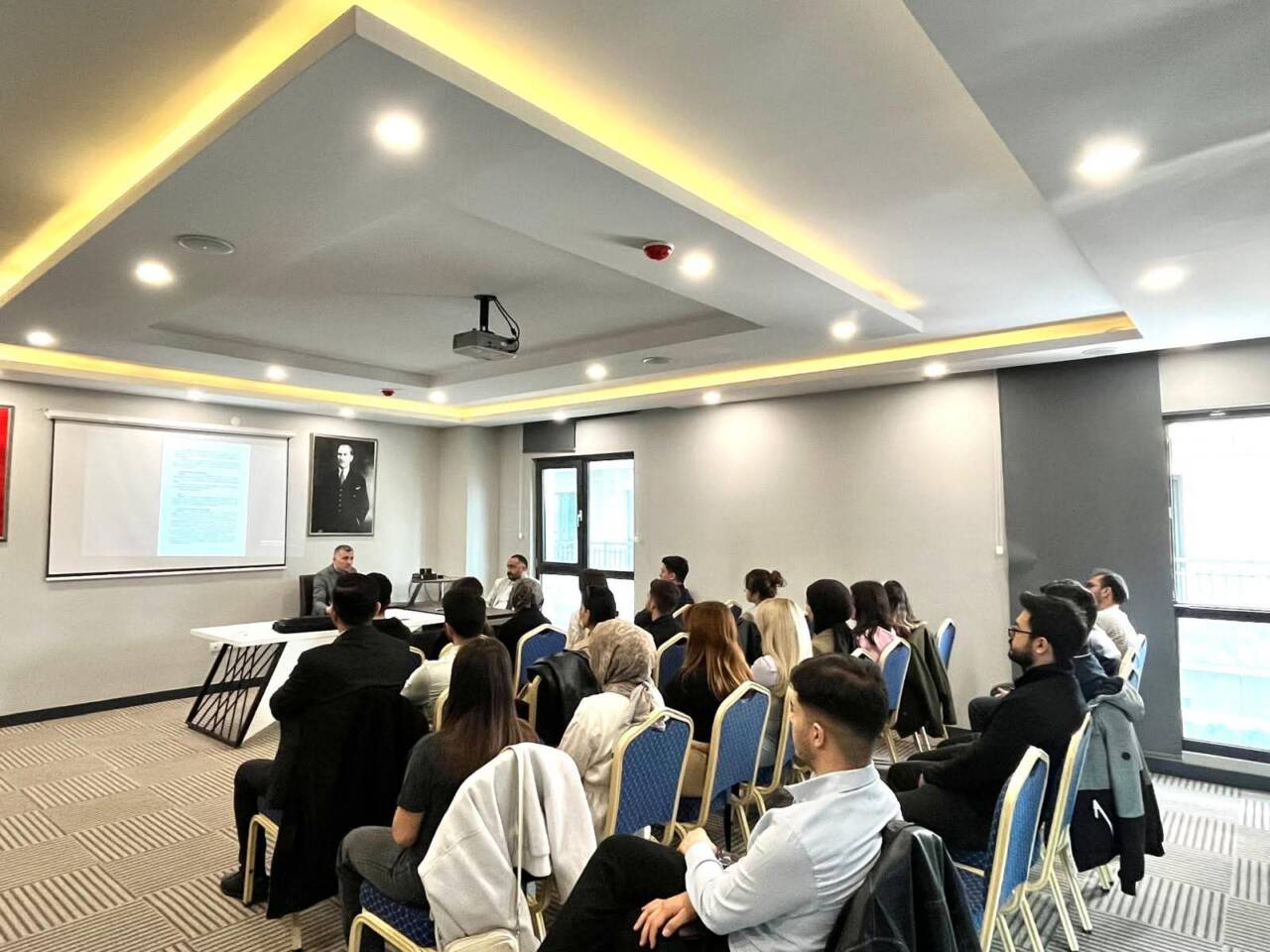 Aksaray Barosu tarafından düzenlenen eğitim programında stajyer avukatlara Aile Hukuku