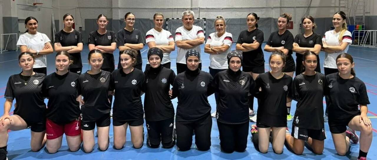Uşak’ta düzenlenecek Genç Kızlar Türkiye Şampiyonası öncesi hazırlıklarını tamamlayan Aksaray