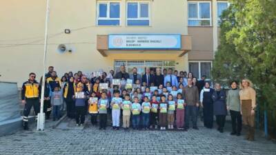 Aksaray’da “Sağlıklı Çocuk, Sağlıklı Gelecek” etkinliği kapsamında ilkokul öğrencilerine sağlıklı