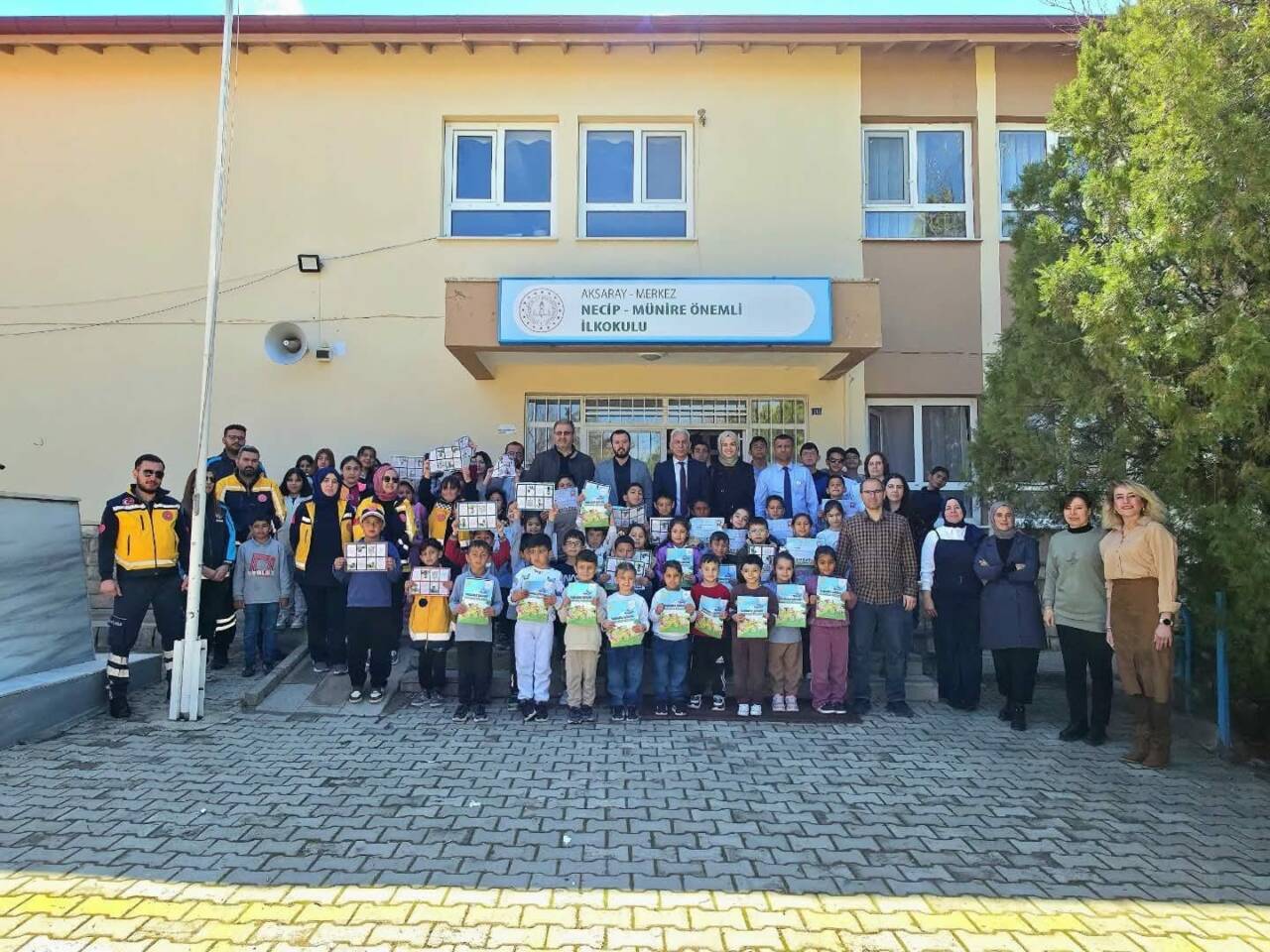 Aksaray’da “Sağlıklı Çocuk, Sağlıklı Gelecek” etkinliği kapsamında ilkokul öğrencilerine sağlıklı