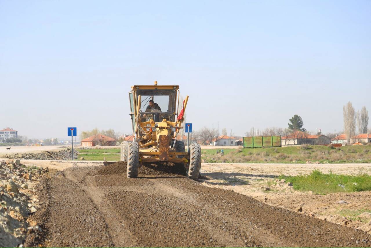 Aksaray Belediyesi, kent genelinde sürdürdüğü üstyapı çalışmaları kapsamında Yeni Sanayi
