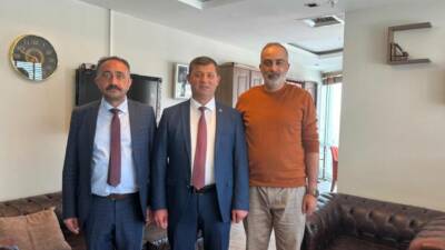 Aksaray Barosu yönetimi, avukat Mete Yıldırım Zencir’i ofisinde ziyaret etti.