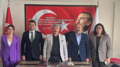 CHP Parti Meclis Üyesi Ali Abbas Ertürk ve beraberindeki CHP