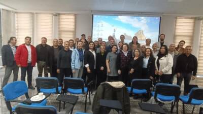 CHP Aksaray yönetimi, katıldığı Yönetici Eğitimi Programı ile kurumsal kapasiteyi
