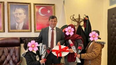 Aksaray’da çocuk evlerinde kalan çocuklar, Avukatlar Günü dolayısıyla Baro Başkanını