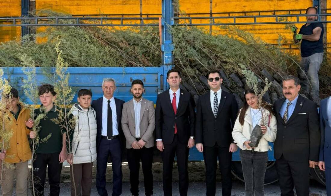 Eskil Belediyesi tarafından yürütülen ağaçlandırma çalışmaları kapsamında ilçe genelinde 250