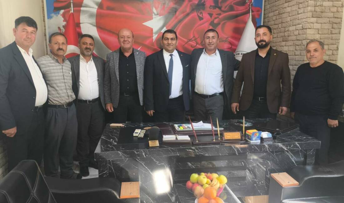 Aksaray’da Esnaf Başkanlarından Yeşildal’a Hayırlı Olsun Ziyareti Çevre illerden gelen esnaf odası başkanları, Aksaray’da göreve yeni seçilen