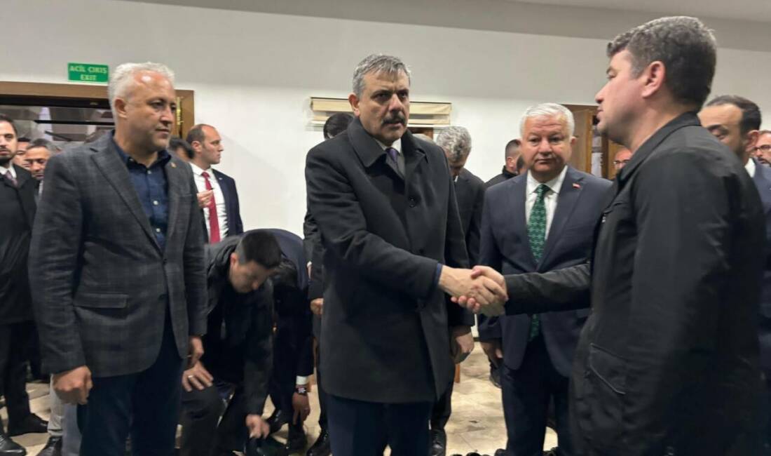 İçişleri Bakanı Mustafa Çiftçi, annesini kaybeden Aksaray Belediye Başkanı Evren