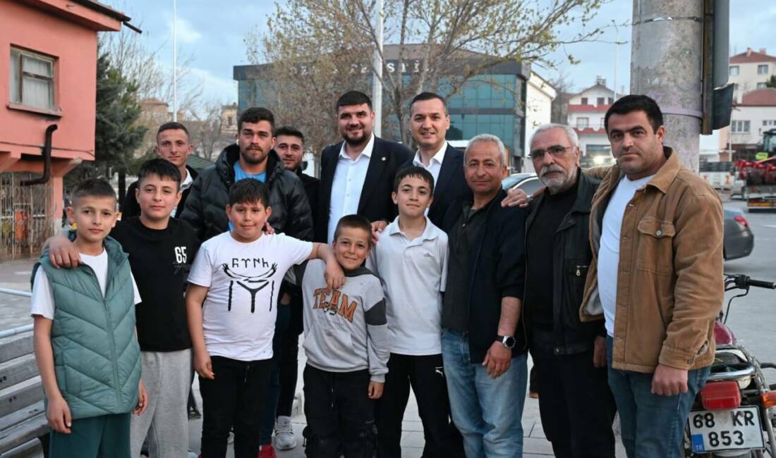 İYİ Parti’li Turan Yaldır, Demirci kasabasında vatandaş ve esnafla buluştu;
