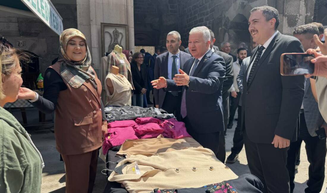 ADEM tarafından Zinciriye Medresesi’nde açılan kermes, yoğun katılımla başladı. Elde