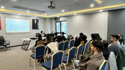 Aksaray Barosu bünyesinde yürütülen staj eğitim programları kapsamında, stajyer avukatlara