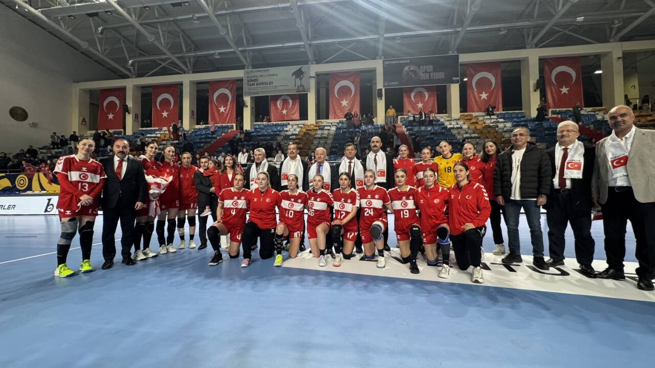 A Milli Kadın Hentbol Takımı, Aksaray’daki Euro Cup maçında Macaristan’a