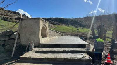 Hava şartlarının iyileşmesiyle birlikte Güzelyurt’ta Manastır Çeşmesi’nde yürütülen restorasyon ve