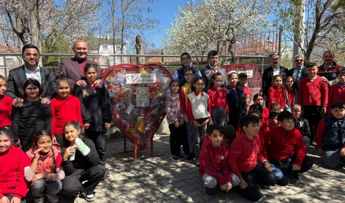 Ağaçören’de eğitim kurumlarını kapsayan “Sıfır Atık Projesi”, geniş katılımla başlatıldı.