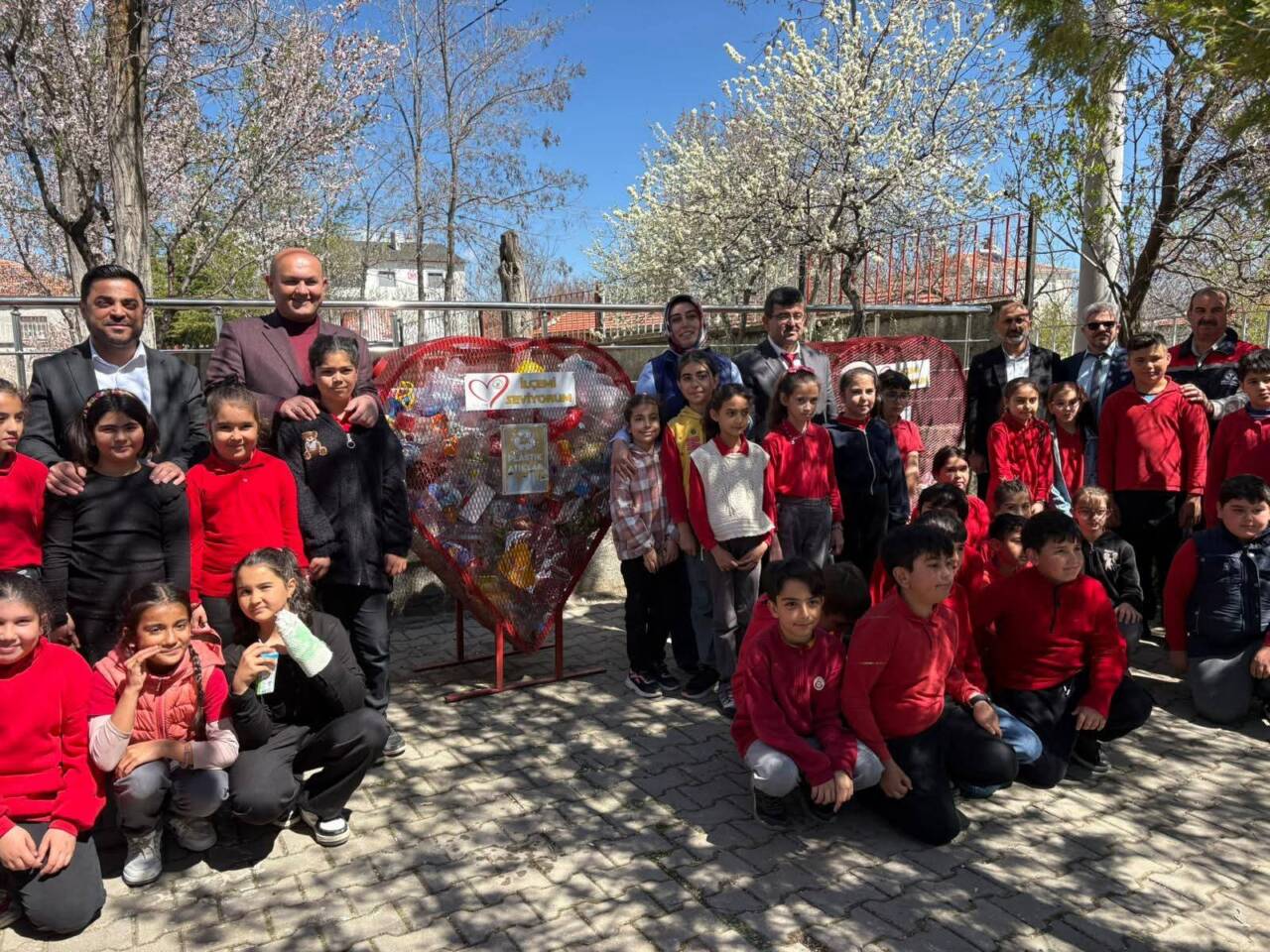 Ağaçören’de eğitim kurumlarını kapsayan “Sıfır Atık Projesi”, geniş katılımla başlatıldı.