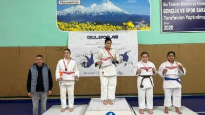 Aksaray’da düzenlenen Okul Sporları Küçükler Judo Grup Müsabakalarında ev sahibi