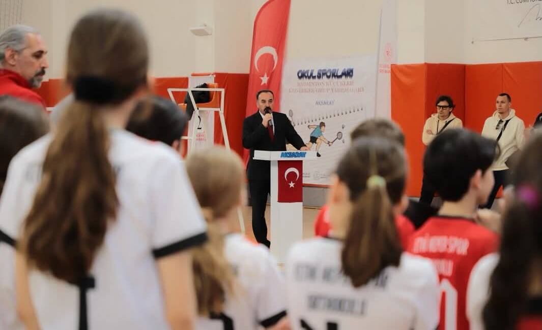 Aksaray’ın ev sahipliğinde düzenlenen Okul Sporları Küçükler Badminton Grup Müsabakaları,