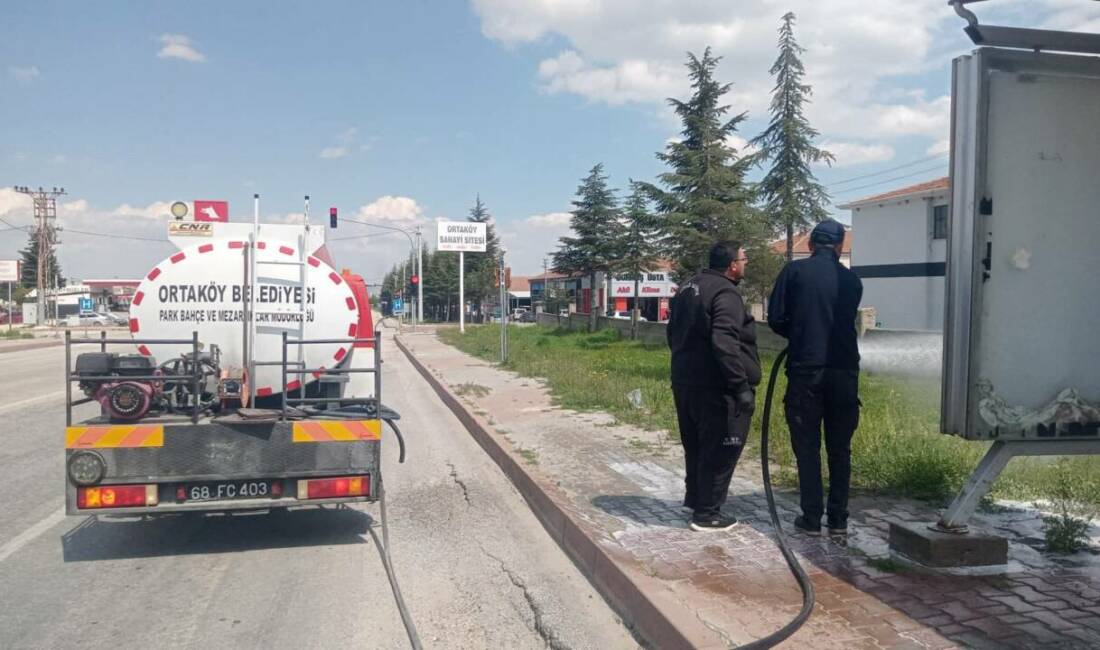 Ortaköy’de çevre seferberliği: Mezarlıklar ve kent genelinde ilaçlama çalışması Ortaköy Belediyesi ekipleri, ilçe genelinde ve mezarlık alanlarında yabani otlara