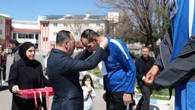 Aksaray’da masa tenisi ve atletizm branşlarında düzenlenen özel sporcular il
