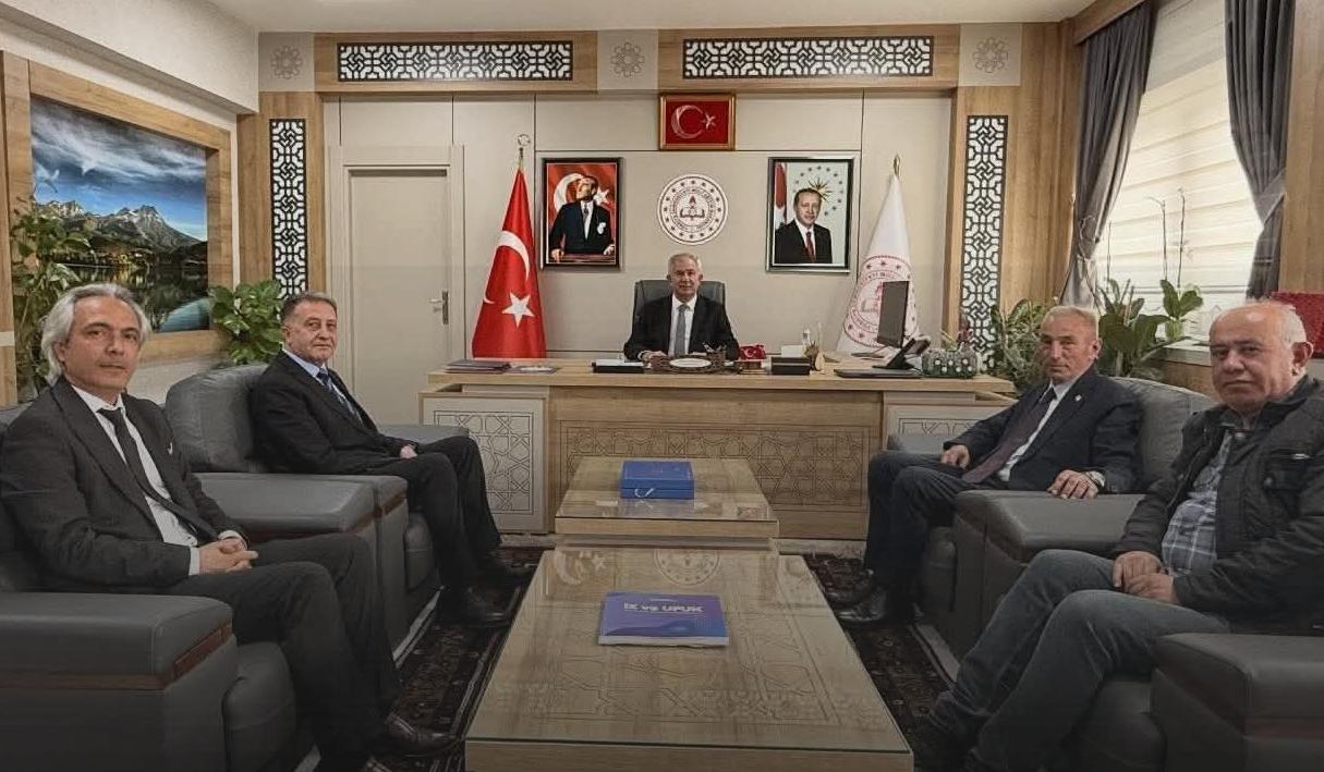 Taşpınar Belediye Başkanı İsmail Yılmaz ve beraberindeki heyet, İl Millî