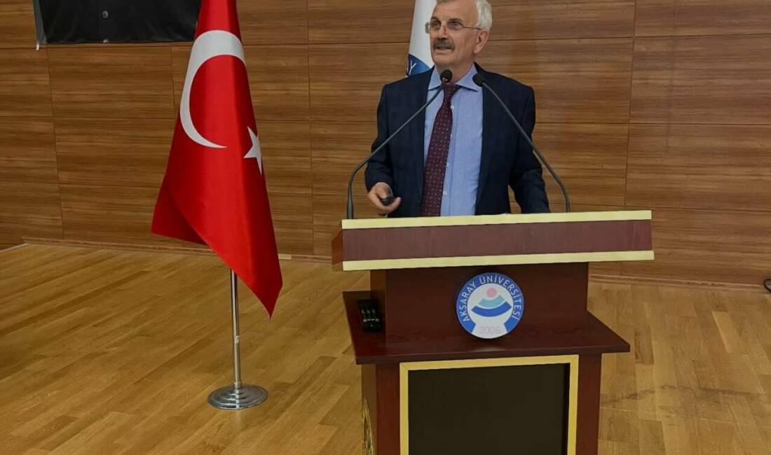 Aksaray Üniversitesi Tıp Fakültesi’nde düzenlenen “Gökyüzünde Tıbbın Yolculuğu” başlıklı konferans,