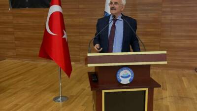 Aksaray Üniversitesi Tıp Fakültesi’nde düzenlenen “Gökyüzünde Tıbbın Yolculuğu” başlıklı konferans,