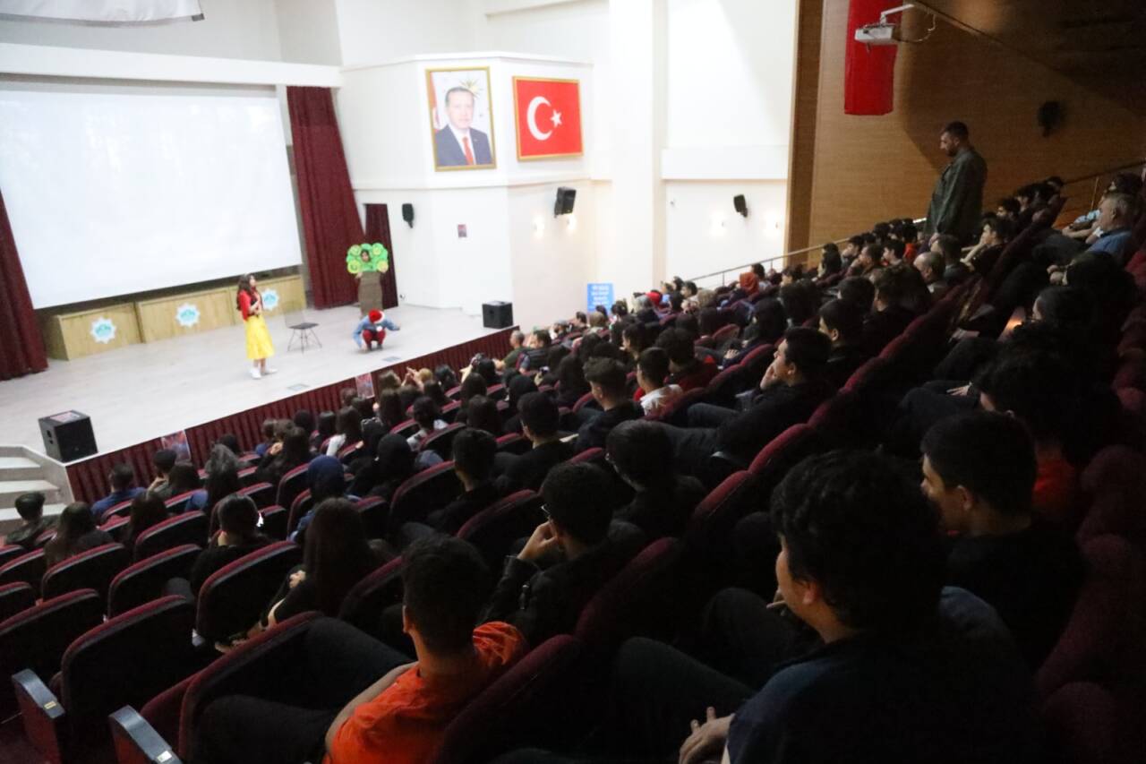 Aksaray Belediyesi tarafından gençlerin sanatsal gelişimine katkı sunmak ve kültürel