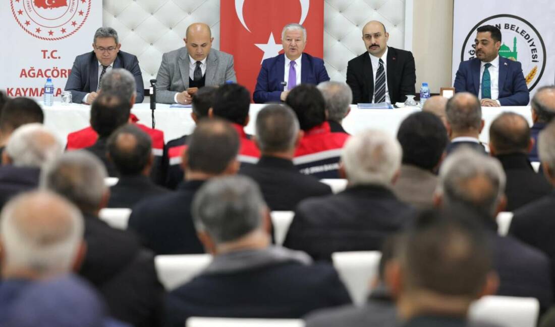 Aksaray Valisi Murat Duru, Ağaçören’de düzenlenen toplantıda ilçe yöneticileri, muhtarlar