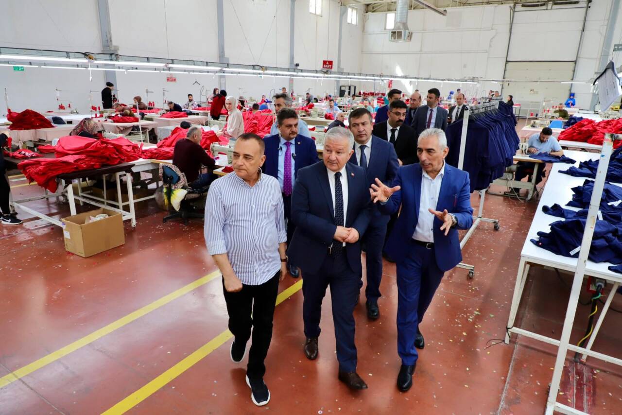 Aksaray Valisi Murat Duru, Organize Sanayi Bölgesi’nde faaliyet gösteren Kaya