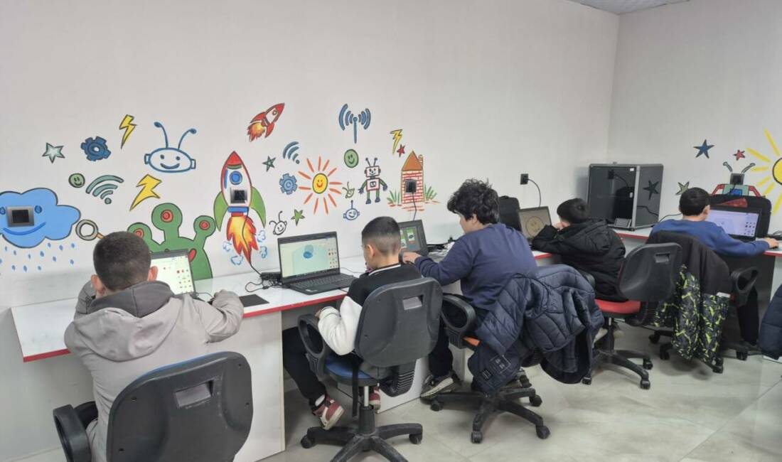 Altınok Bilişim Sanat Akademisi, geliştirdiği yeni eğitim modeliyle çocukları erken