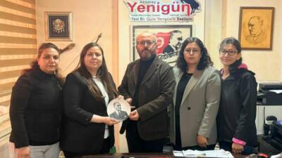 Atatürkçü Düşünce Derneği (ADD) Aksaray Şubesi yönetimi, Yenigün Gazetesi'ni ziyaret