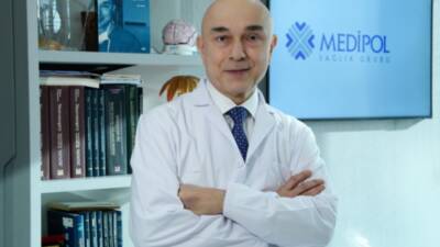 Beyin ve Sinir Cerrahisi Uzmanı Doç. Dr. Ali Zırh, Parkinson