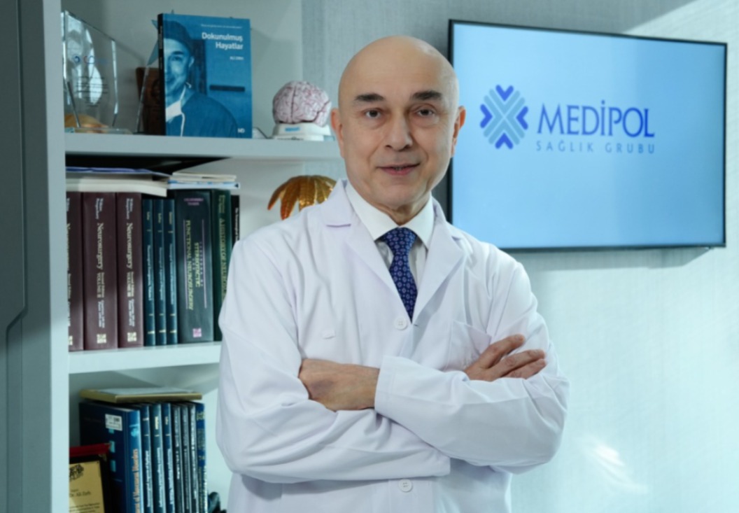 Beyin ve Sinir Cerrahisi Uzmanı Doç. Dr. Ali Zırh, Parkinson