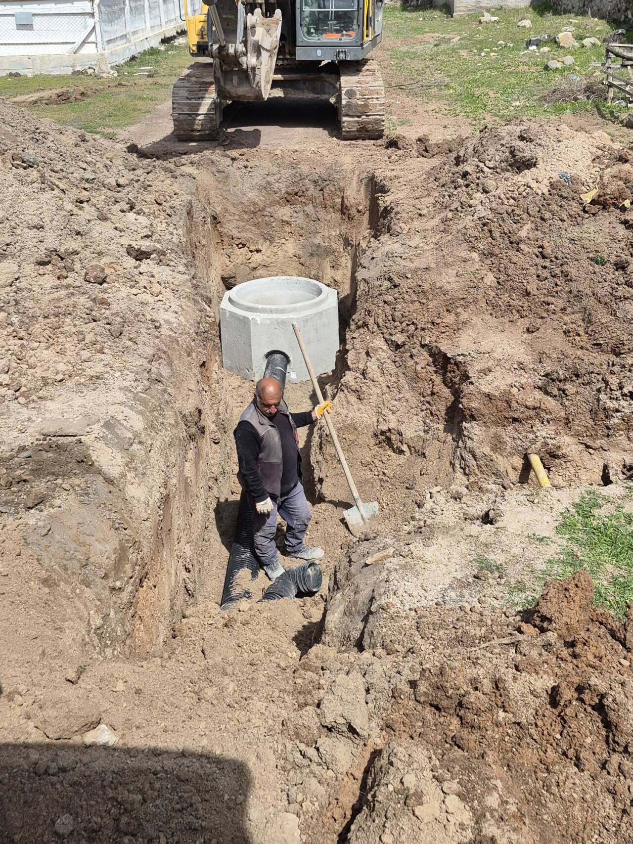 Aptullah Tosun öncülüğünde yürütülen çevre yolu projesinde çalışmalar başladı. Sağlık