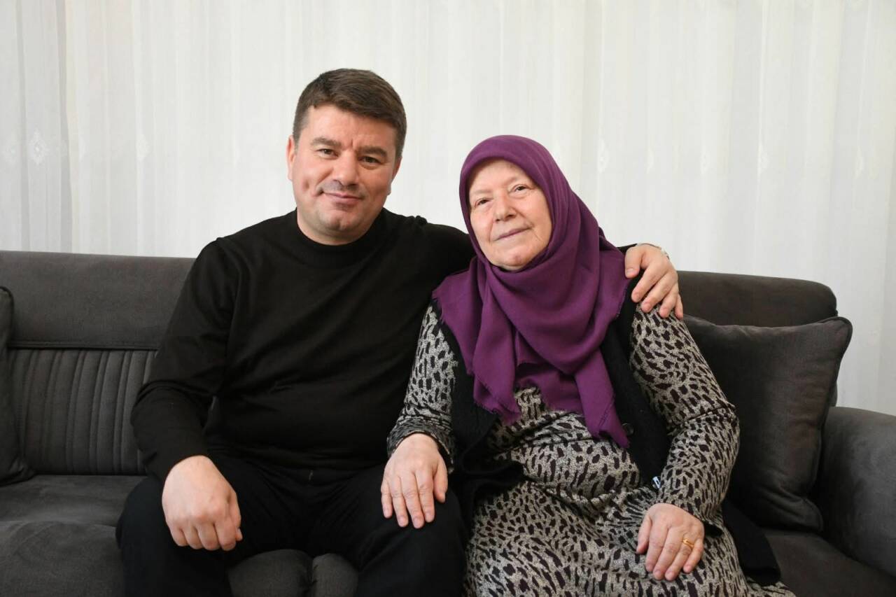 Başkan Evren Dinçer’in annesi İmran Dinçer, Ankara’da tedavi gördüğü hastanede