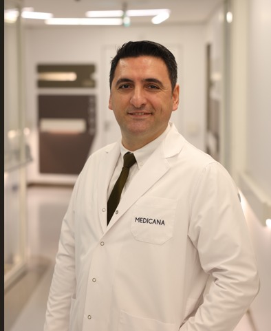 Medicana Kadıköy Hastanesi Ortopedi ve Travmatoloji Uzmanı Doç. Dr. Ömer