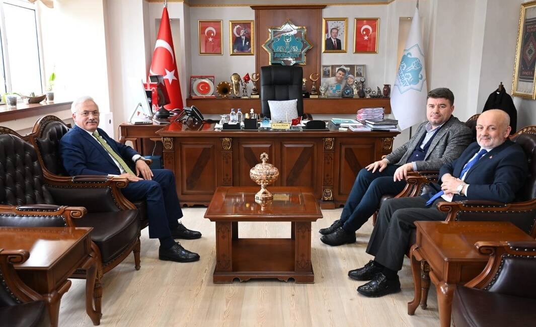 Önceki dönem Aksaray Valisi Mehmet Ali Kumbuzoğlu, Belediye Başkanı Dr.