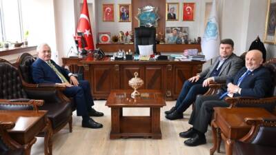 Önceki dönem Aksaray Valisi Mehmet Ali Kumbuzoğlu, Belediye Başkanı Dr.