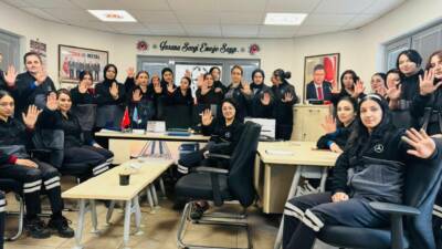 Mercedes-Benz Türk Aksaray Kamyon Fabrikası’nda yürütülen projelerle kadın çalışan oranı