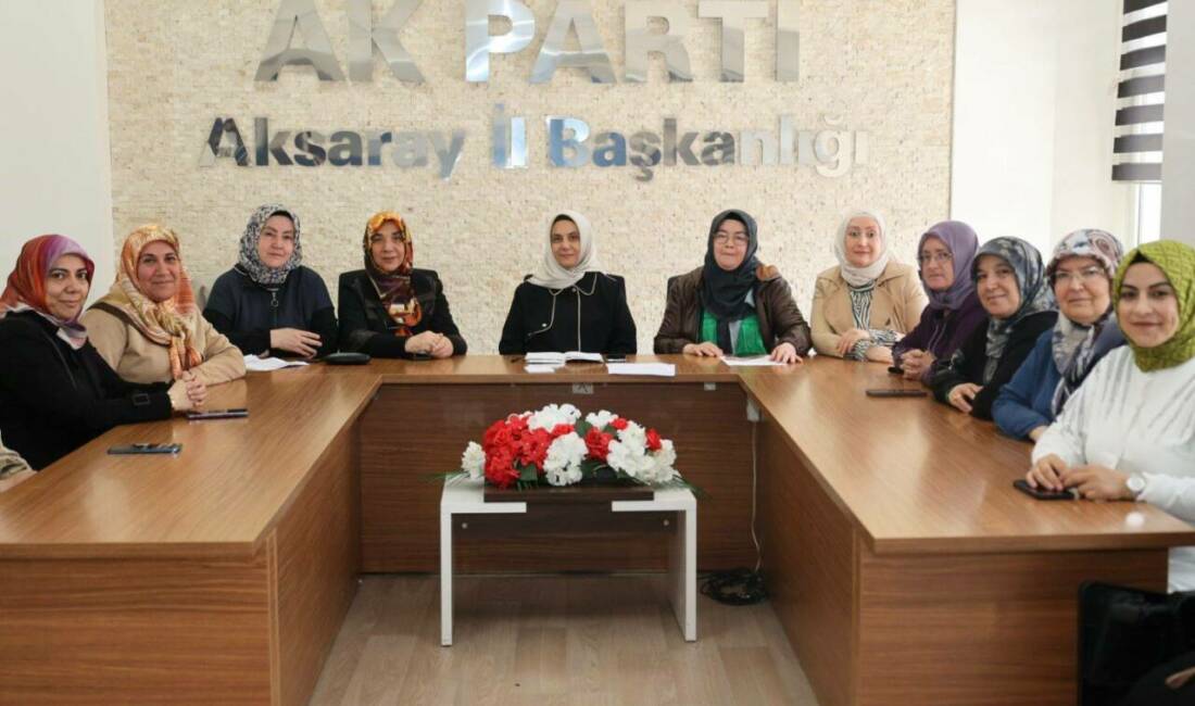 AK Parti Aksaray Kadın Kolları haftalık toplantısı yapıldı Adalet ve Kalkınma Partisi (AK Parti) Aksaray Kadın Kolları Teşkilatı,
