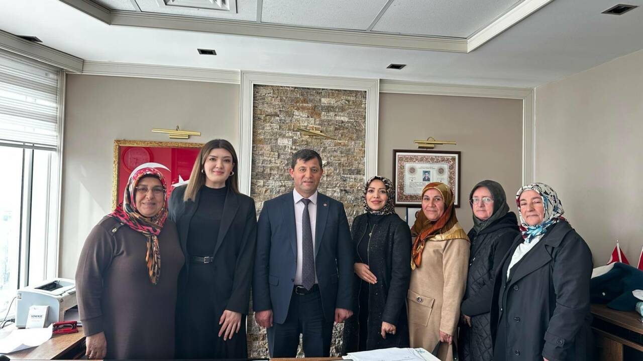 AK Parti Aksaray Kadın Kolları yöneticileri, 5 Nisan Avukatlar Günü