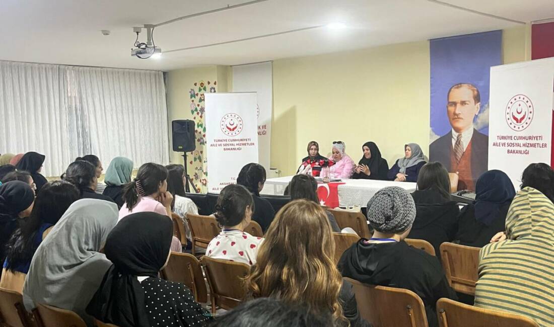 Aksaray’da “Vatan ve Kahramanlık Buluşması” duygulandırdı Aksaray’da Mahperi Hatun KYK Kız Yurdu’nda, Aile ve Sosyal Hizmetler