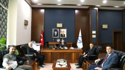 Aksaray FM Radyosu Yönetim Kurulu Başkanı Abdulkadir Ay ve beraberindeki