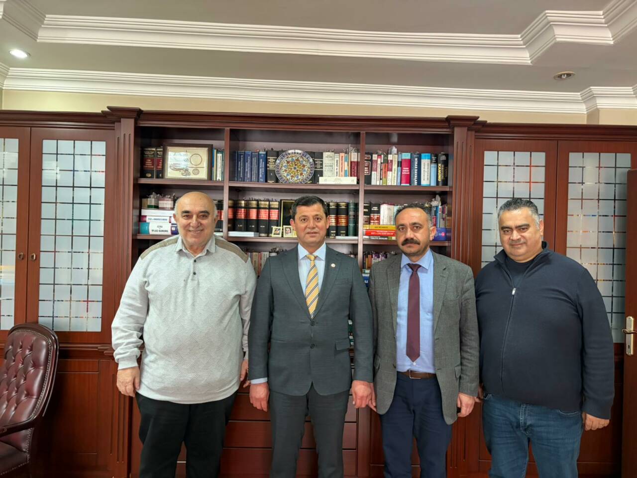 Aksaray Barosu yönetimi, mesleki dayanışmayı güçlendirmek amacıyla anlamlı bir ziyaret