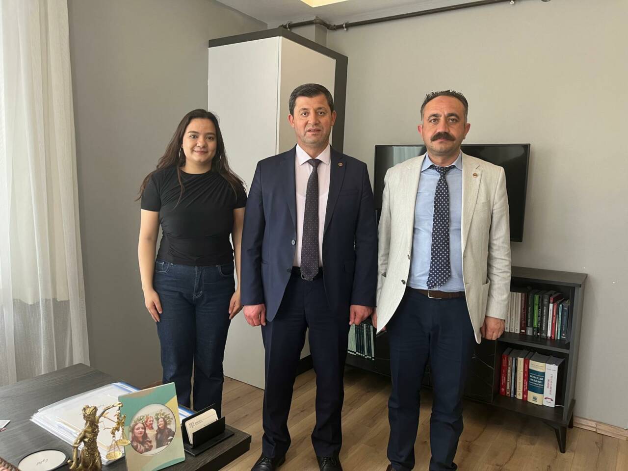 Aksaray’da hukuk camiasında dayanışmayı güçlendirmeye yönelik ziyaretler sürüyor. Aksaray Barosu