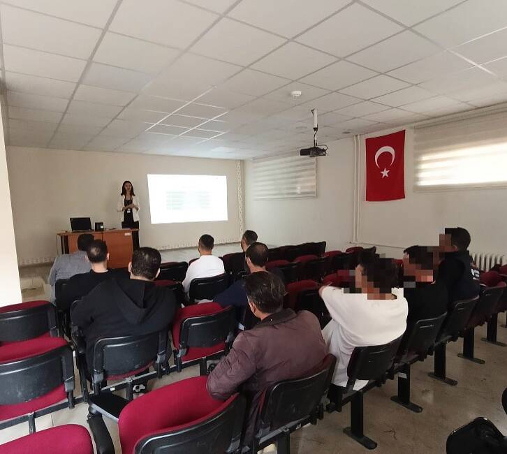 Aksaray’da Hükümlülere Bağımlılıkla Mücadele Eğitimi Aksaray Denetimli Serbestlik İl Müdürlüğü bünyesinde yürütülen eğitim faaliyetleri kapsamında