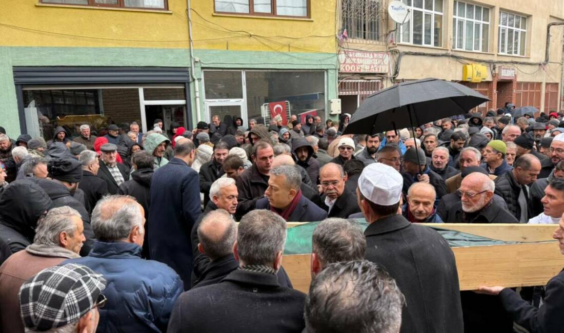 Aksaray’ın geçen dönem Valisi Mehmet Ali Kumbuzoğlu’nun annesi Firdevs Kumbuzoğlu,